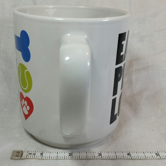 Signature Housewares EAT PLAY LOVE Dog MUG 20 oz Cup - Picture 2 of 10